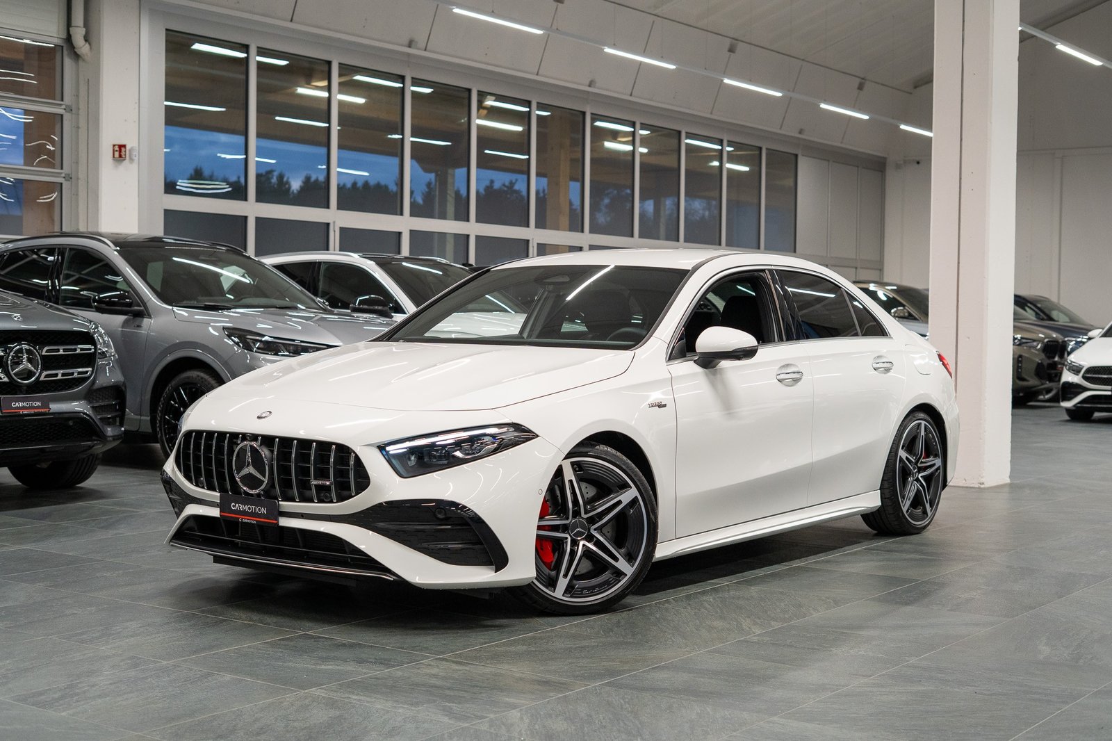 MERCEDES-BENZ A 35 AMG 4matic Limousine / Facelift / 360°Kamera / Ambiente