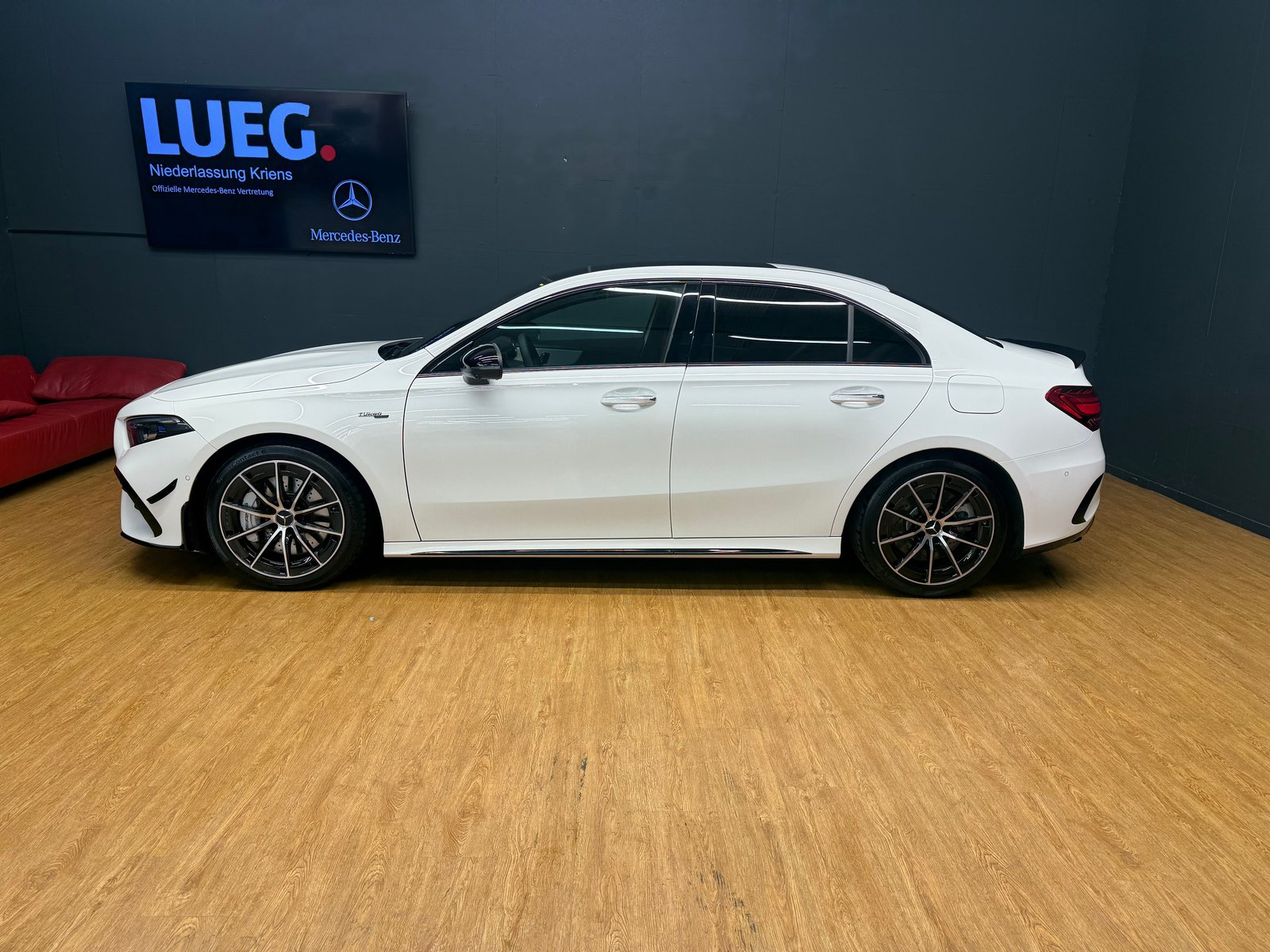 MERCEDES-BENZ A 35 4M - AMG - Limousine / 360 Grad Kamera / Multibeam LED