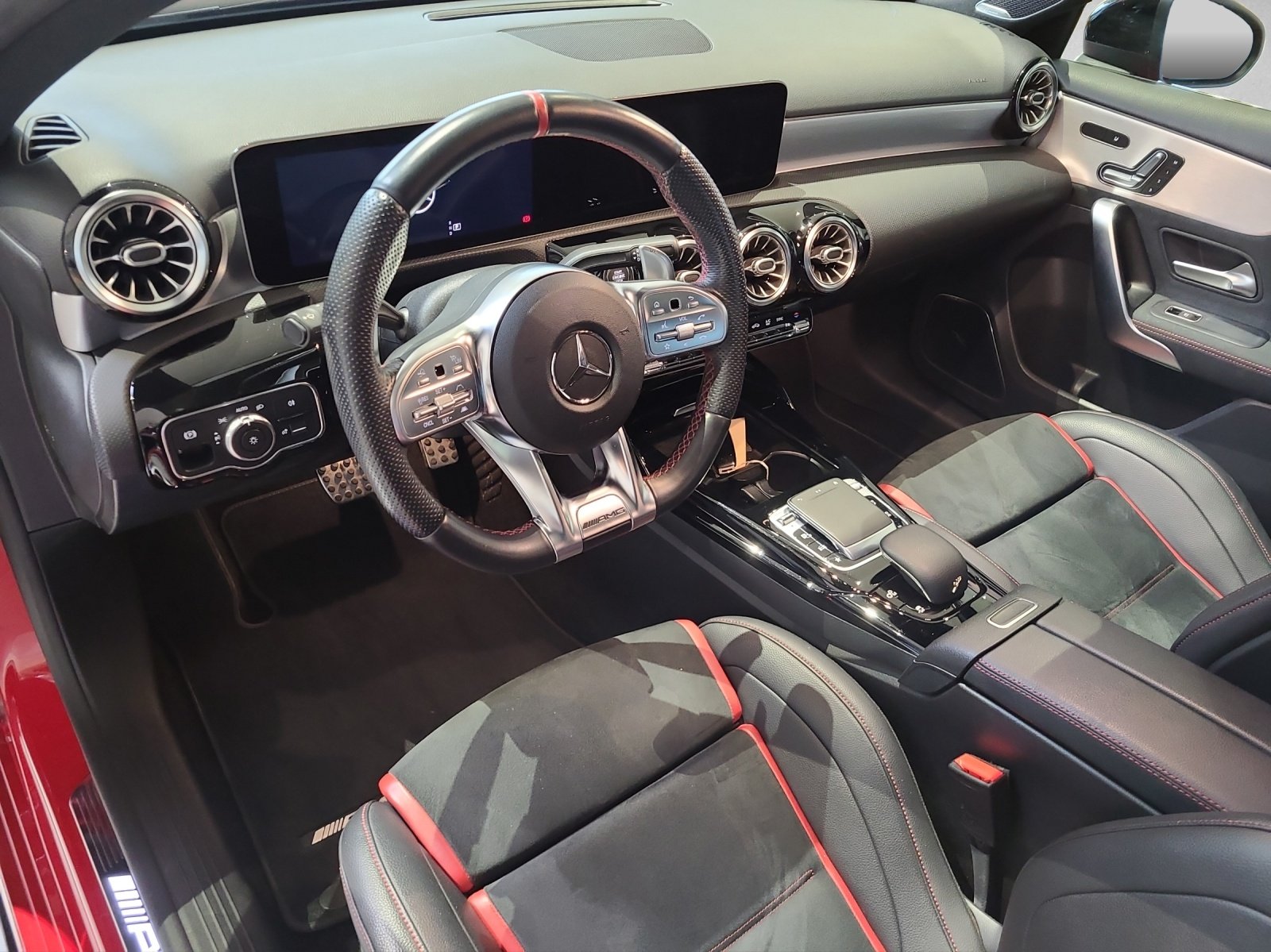 MERCEDES-BENZ A 35 AMG 4Matic, Petrol, Second hand / Used, Automatic - 7