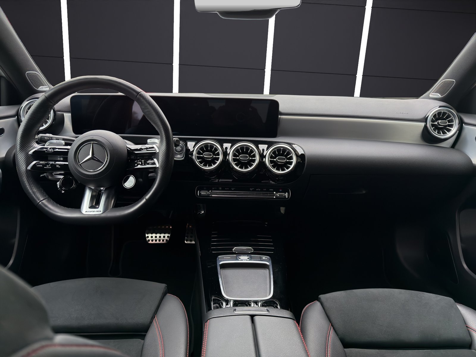 MERCEDES-BENZ A AMG 35 4Matic 8G-DCT, Essence, Occasion / Utilisé, Automatique - 7