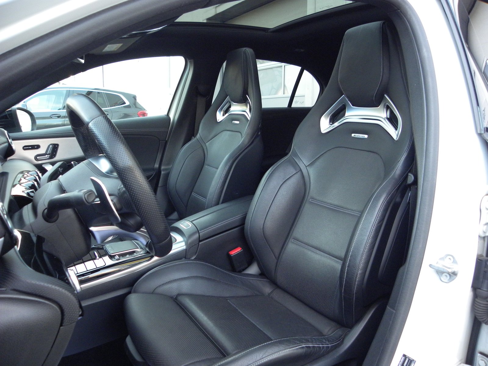 MERCEDES-BENZ A 35 AMG 4Matic Speedshift Performance Paket, Petrol, Second hand / Used, Automatic - 7
