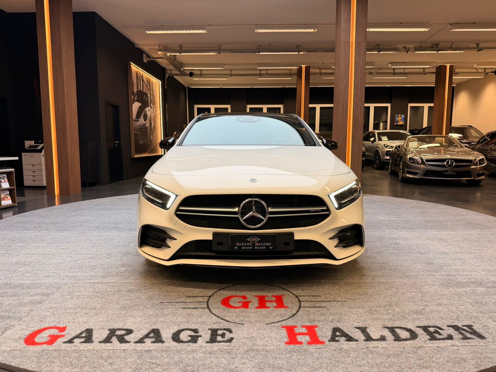 MERCEDES-BENZ A 35 AMG 4matic, Petrol, Second hand / Used, Automatic - 2