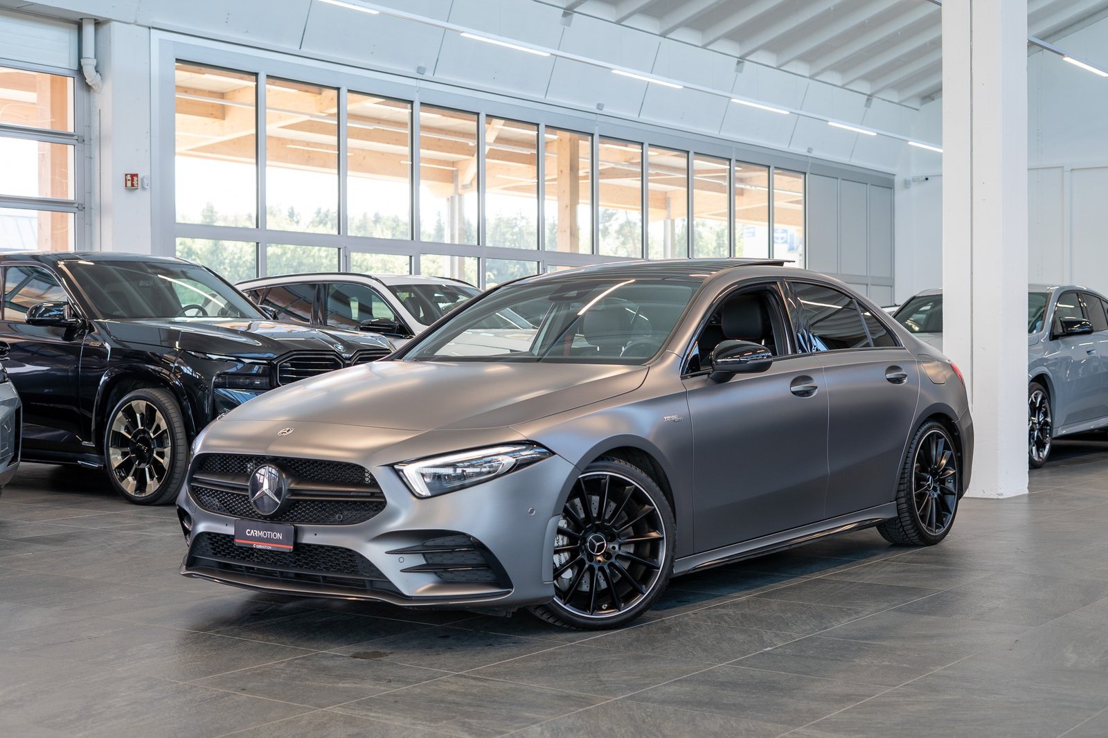 MERCEDES-BENZ A 35 AMG 4matic Limousine / Frozen Grey / Pano