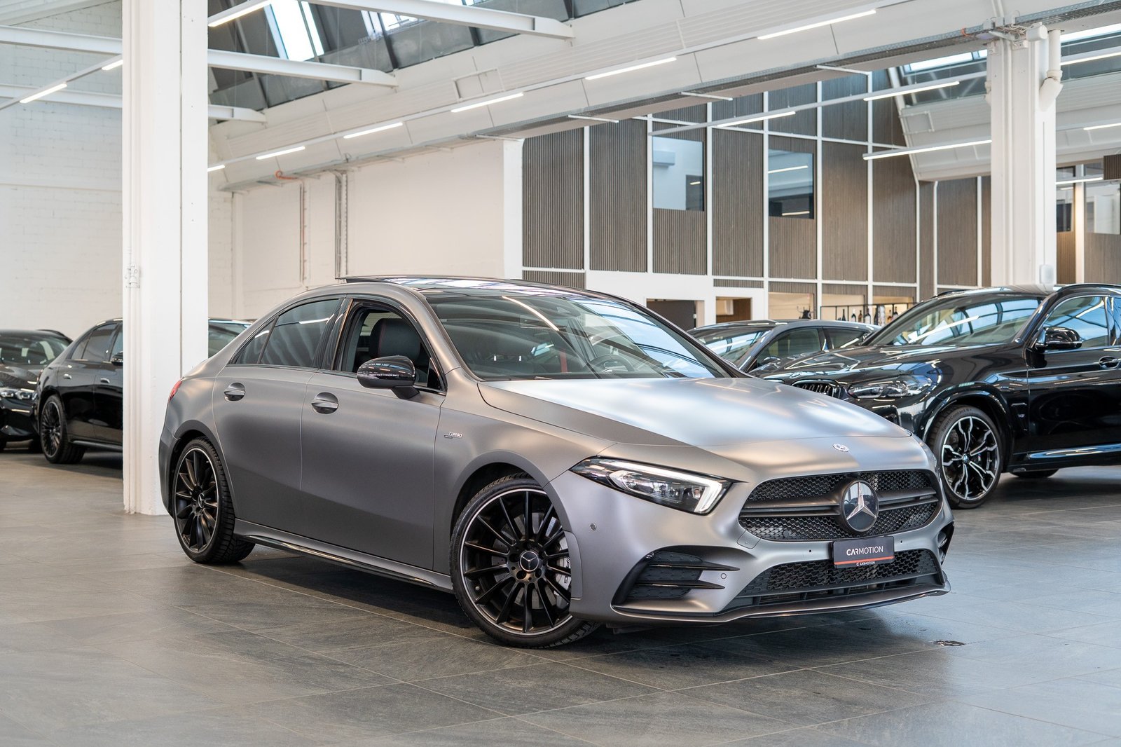 MERCEDES-BENZ A 35 AMG 4matic Limousine / Frozen Grey / Pano, Petrol, Second hand / Used, Automatic - 3
