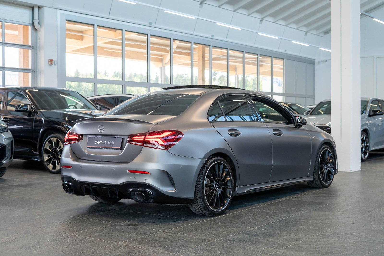 MERCEDES-BENZ A 35 AMG 4matic Limousine / Frozen Grey / Pano, Petrol, Second hand / Used, Automatic - 4