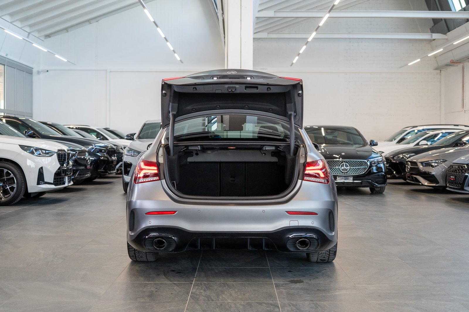 MERCEDES-BENZ A 35 AMG 4matic Limousine / Frozen Grey / Pano, Petrol, Second hand / Used, Automatic - 6