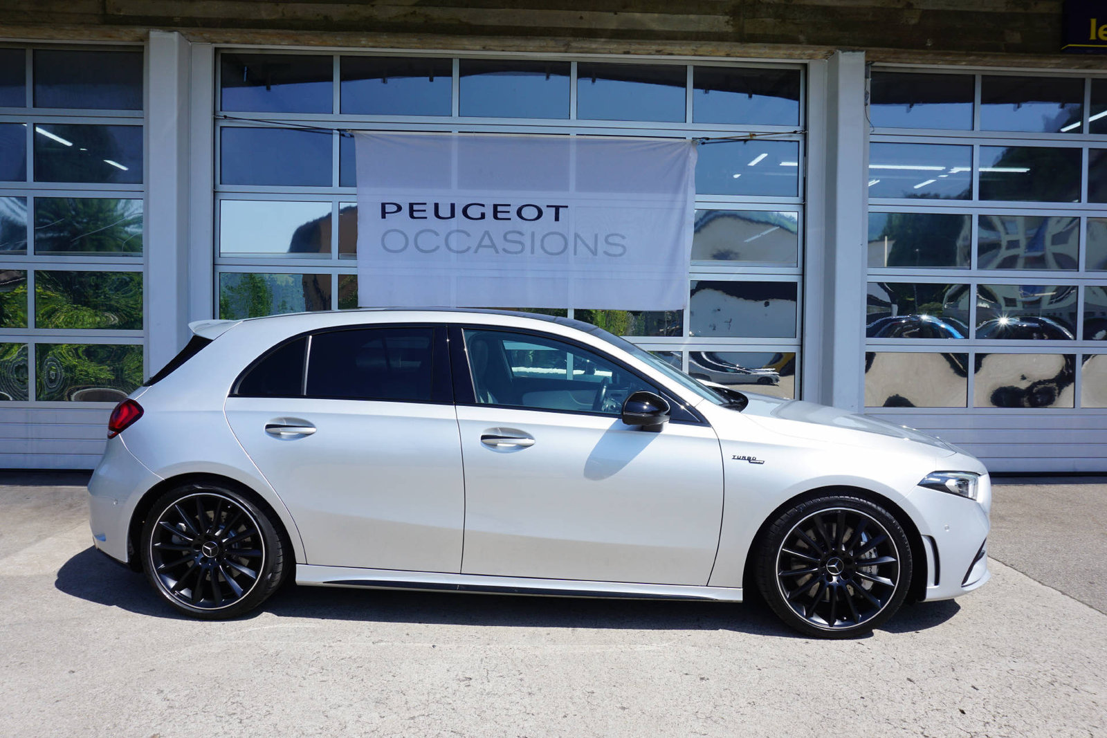 MERCEDES-BENZ A 35 AMG 4matic, Essence, Occasion / Utilisé, Automatique - 3