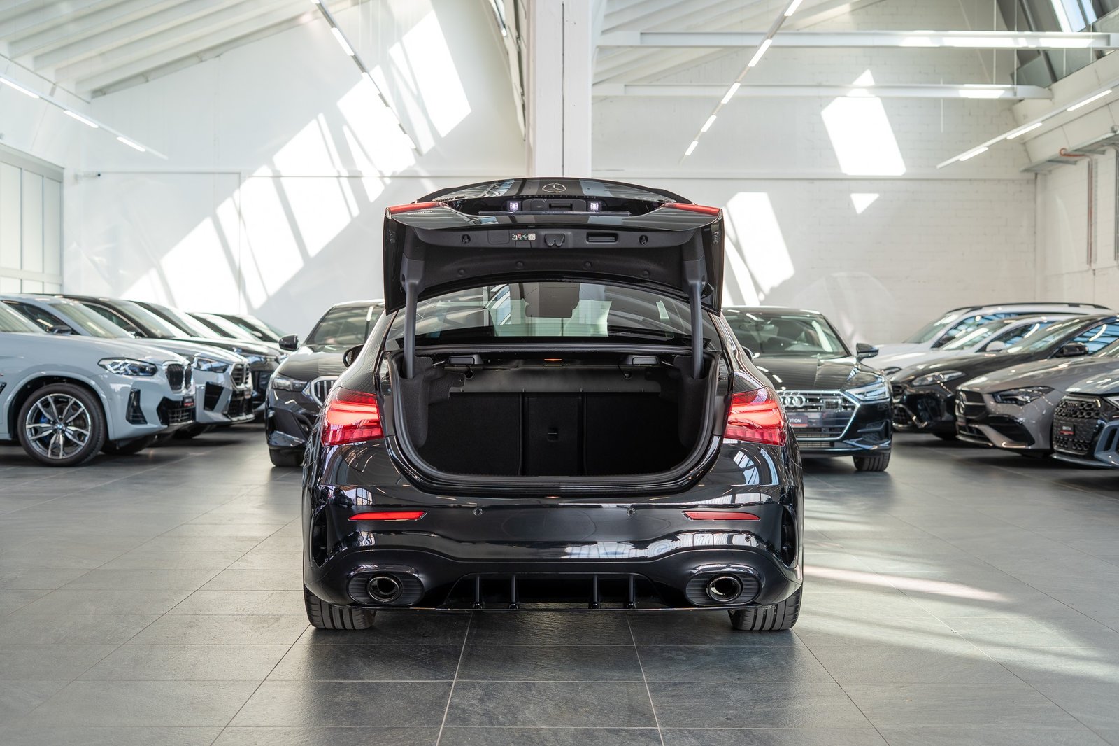 MERCEDES-BENZ A 35 AMG 4matic Limousine / Aero-Paket / Panor, Essence, Occasion / Utilisé, Automatique - 7