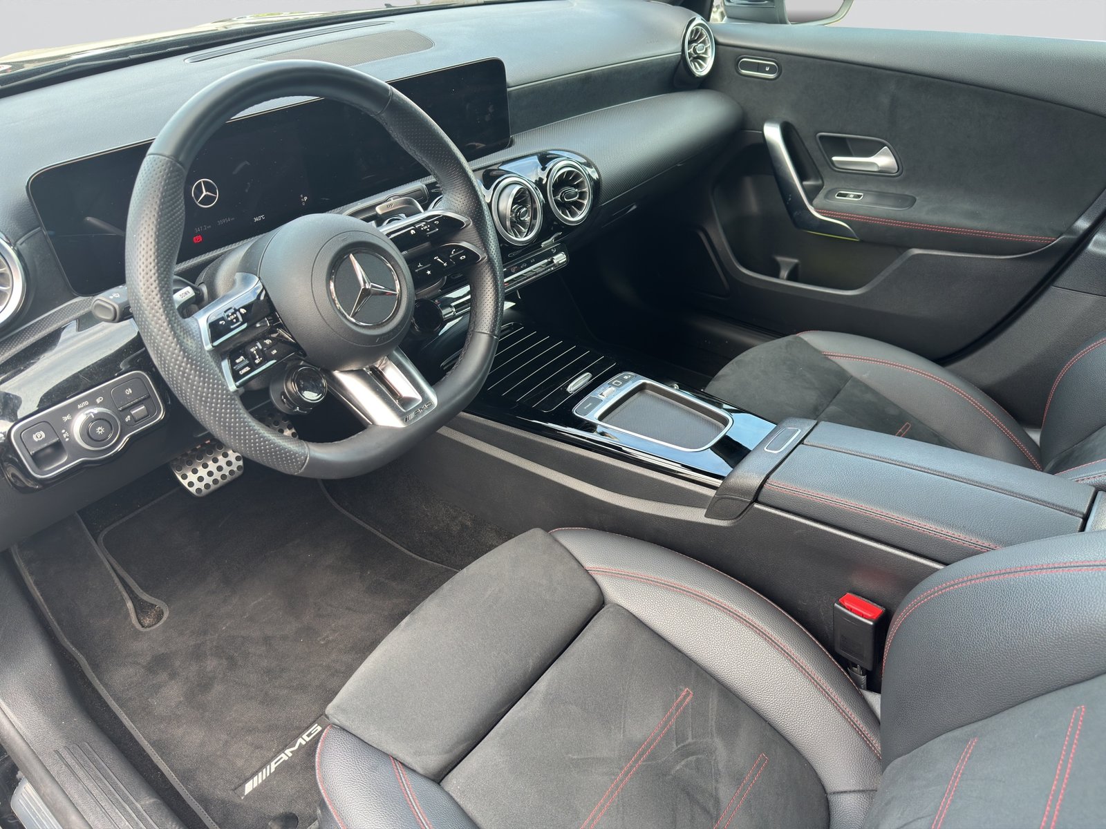 MERCEDES-BENZ A35 AMG 4Matic 8G-DCT, Mild-Hybrid Petrol/Electric, Second hand / Used, Automatic - 7