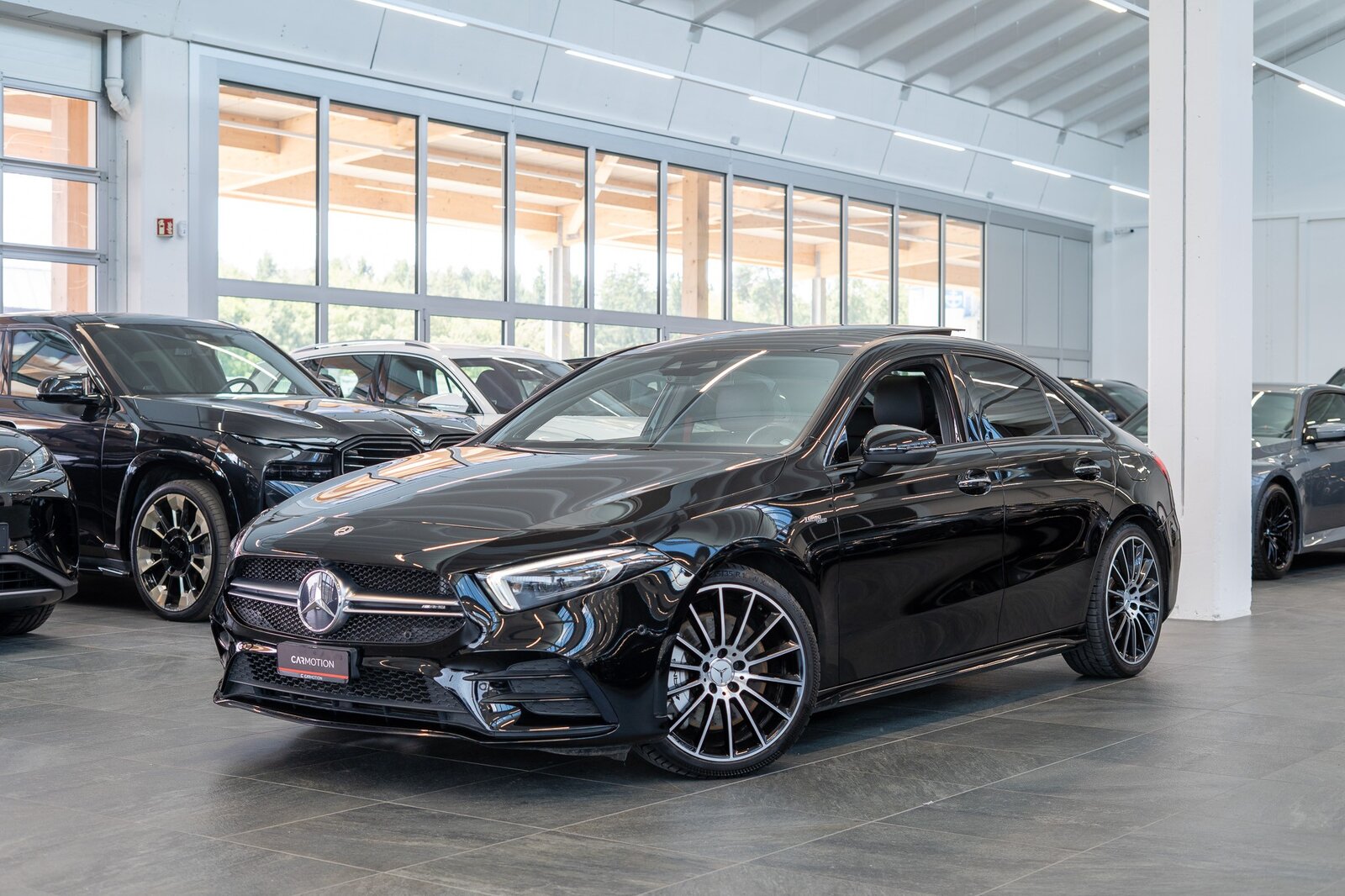 MERCEDES-BENZ A 35 AMG 4matic Limousine / Panorama-Schiebedach / Burmeste, Essence, Occasion / Utilisé, Automatique - 2