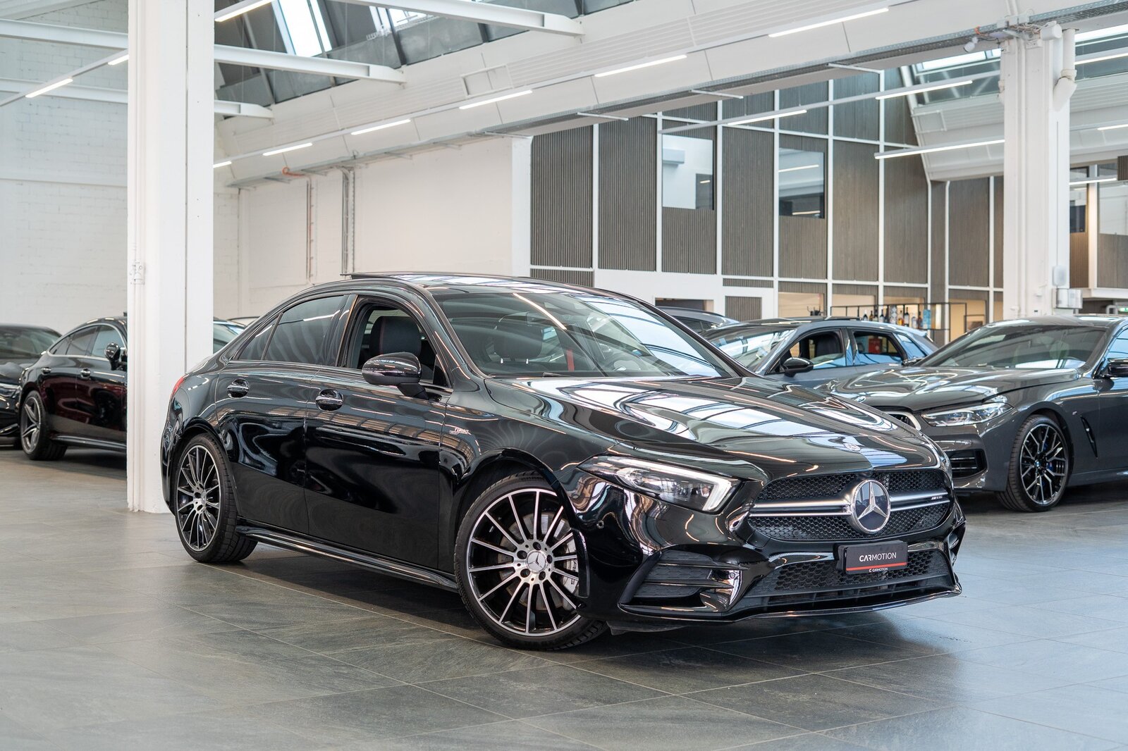 MERCEDES-BENZ A 35 AMG 4matic Limousine / Panorama-Schiebedach / Burmeste, Essence, Occasion / Utilisé, Automatique - 4