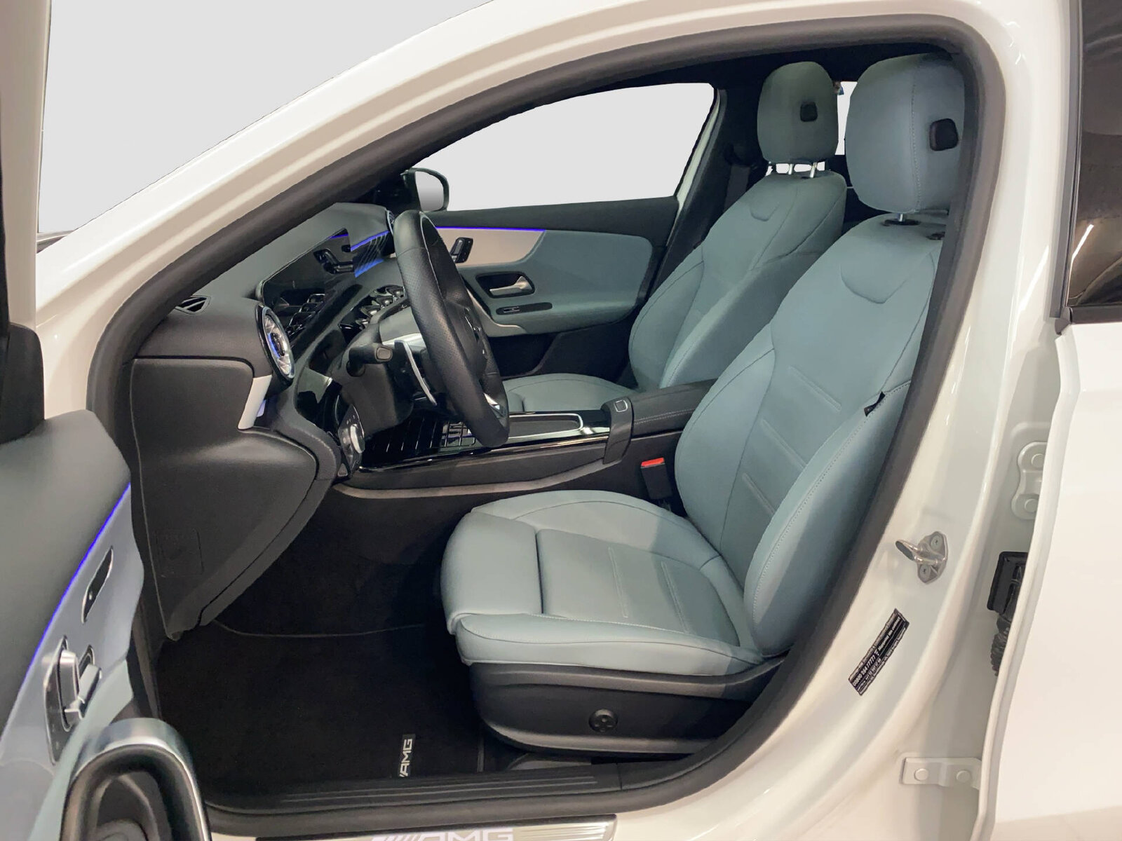 MERCEDES-BENZ A 35 AMG 4MATIC Limousine, Mild-Hybrid Benzin/Elektro, Occasion / Gebraucht, Automatik - 7