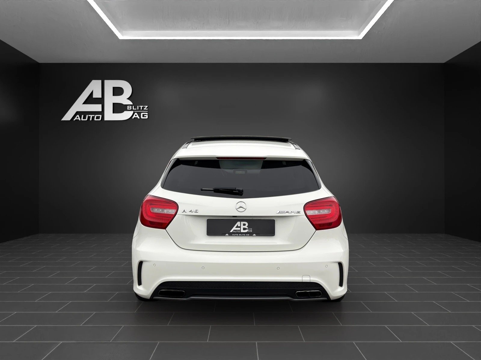 MERCEDES-BENZ A 45 AMG 4Matic Speedshift 7G-DCT * Perlmuttwe, Benzin, Occasion / Gebraucht, Automatik - 4