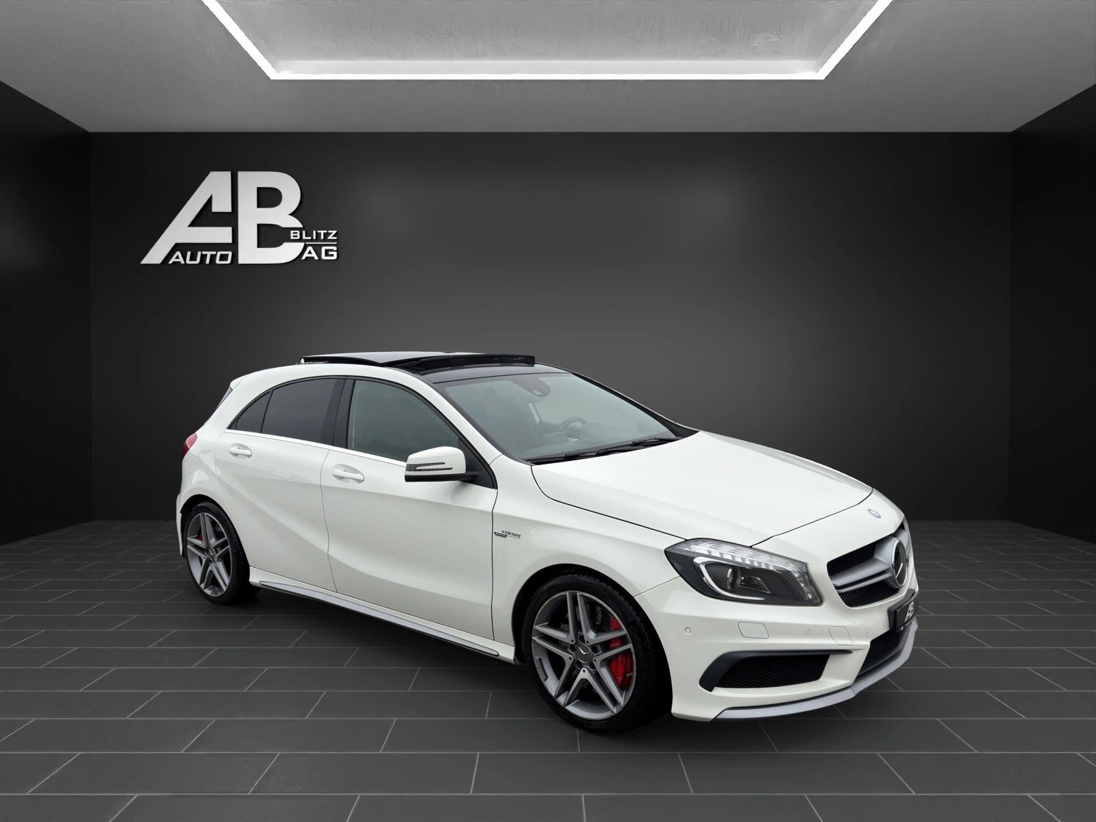 MERCEDES-BENZ A 45 AMG 4Matic Speedshift 7G-DCT * Perlmuttwe, Benzin, Occasion / Gebraucht, Automatik - 6