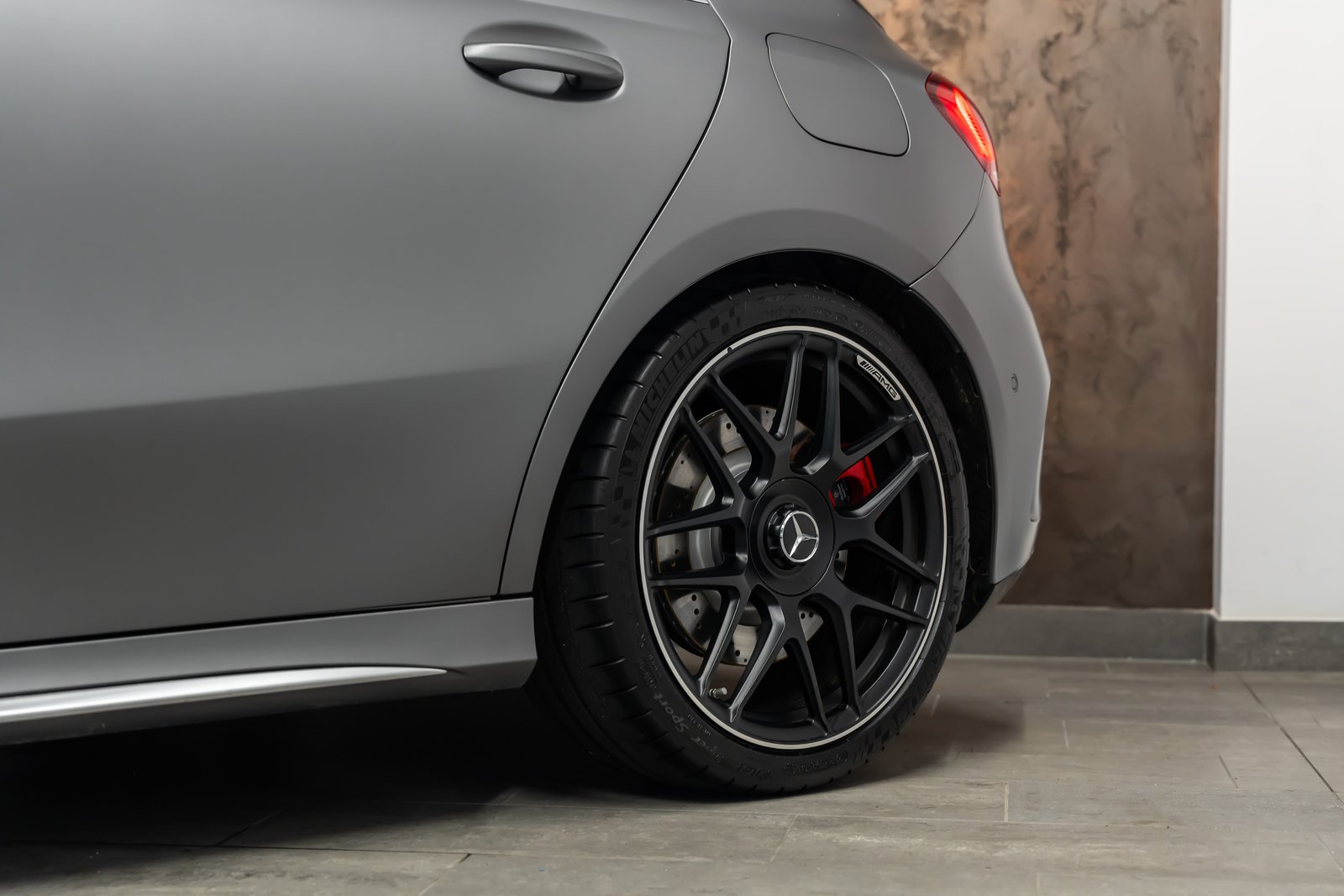 MERCEDES-BENZ A 45 AMG 4Matic+ Speedshift *Magno-Grau*AMG-Ab, Essence, Occasion / Utilisé, Automatique - 3