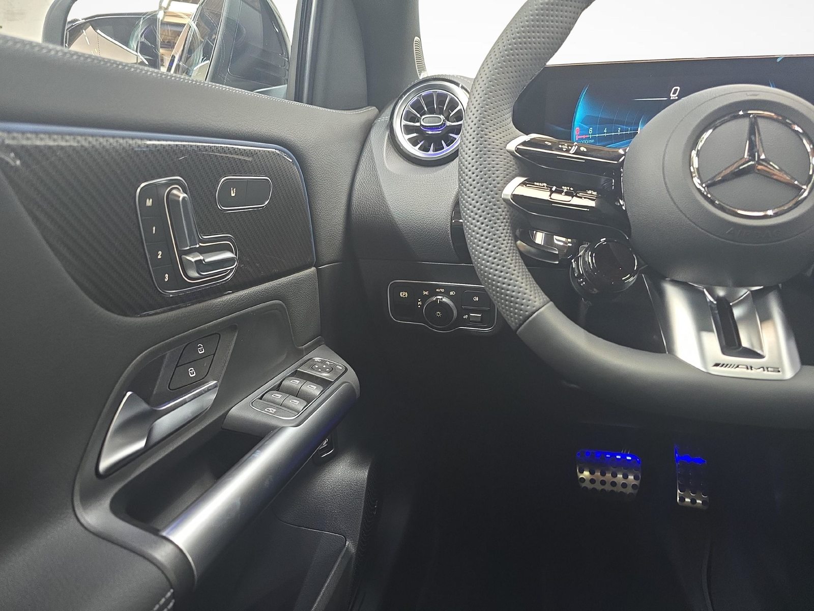 MERCEDES-BENZ AMG GLA 35 4MATIC, Mild-Hybrid Petrol/Electric, New car, Automatic - 5