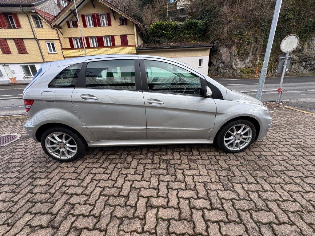 MERCEDES-BENZ T-CLASS B 180 Selection, Benzin, Occasion / Gebraucht, Automatik - 5