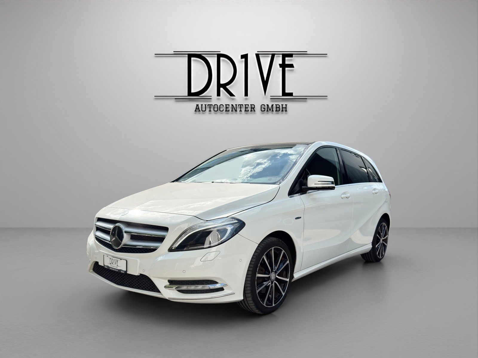 MERCEDES-BENZ B 180