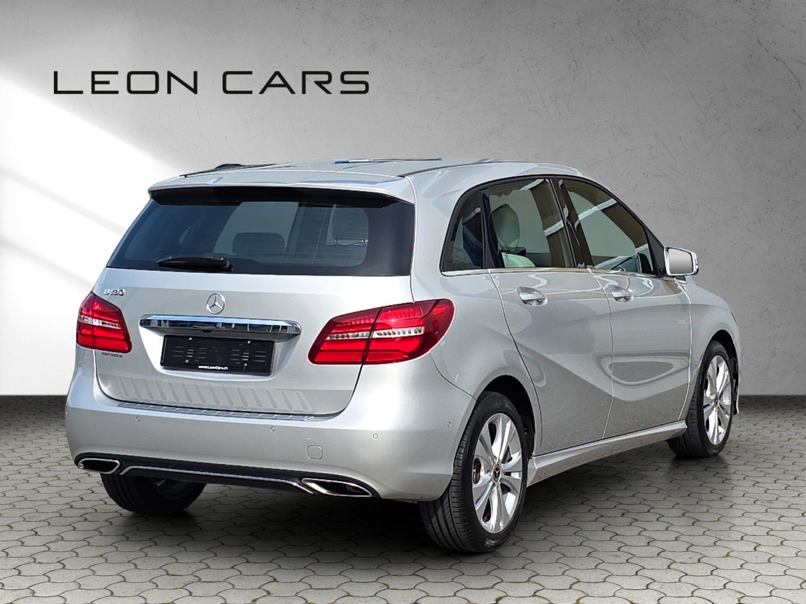MERCEDES-BENZ B 180 Urban 7G-DCT, Benzin, Occasion / Gebraucht, Automatik - 4