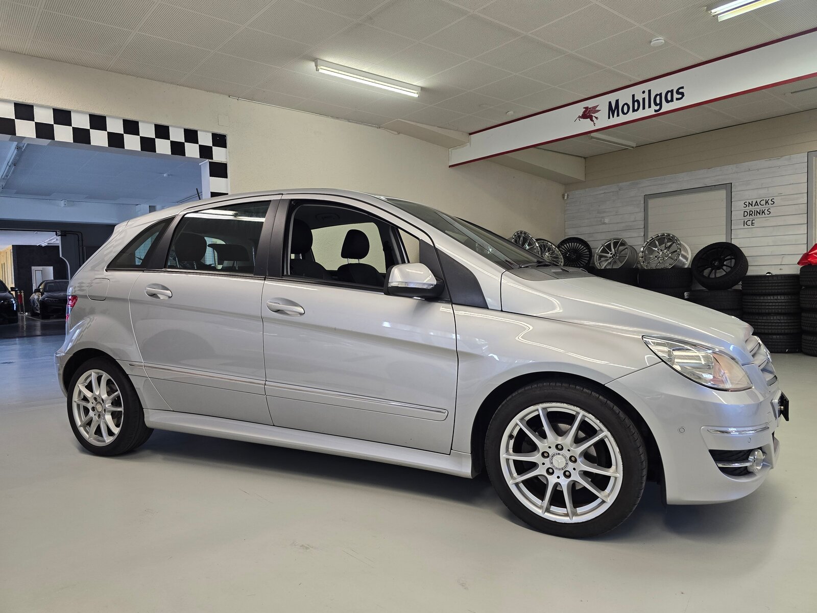 MERCEDES-BENZ B 180 My Star Autotronic