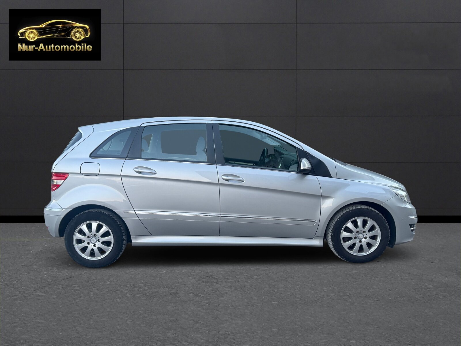 MERCEDES-BENZ B 180, Benzin, Occasion / Gebraucht, Automatik - 6