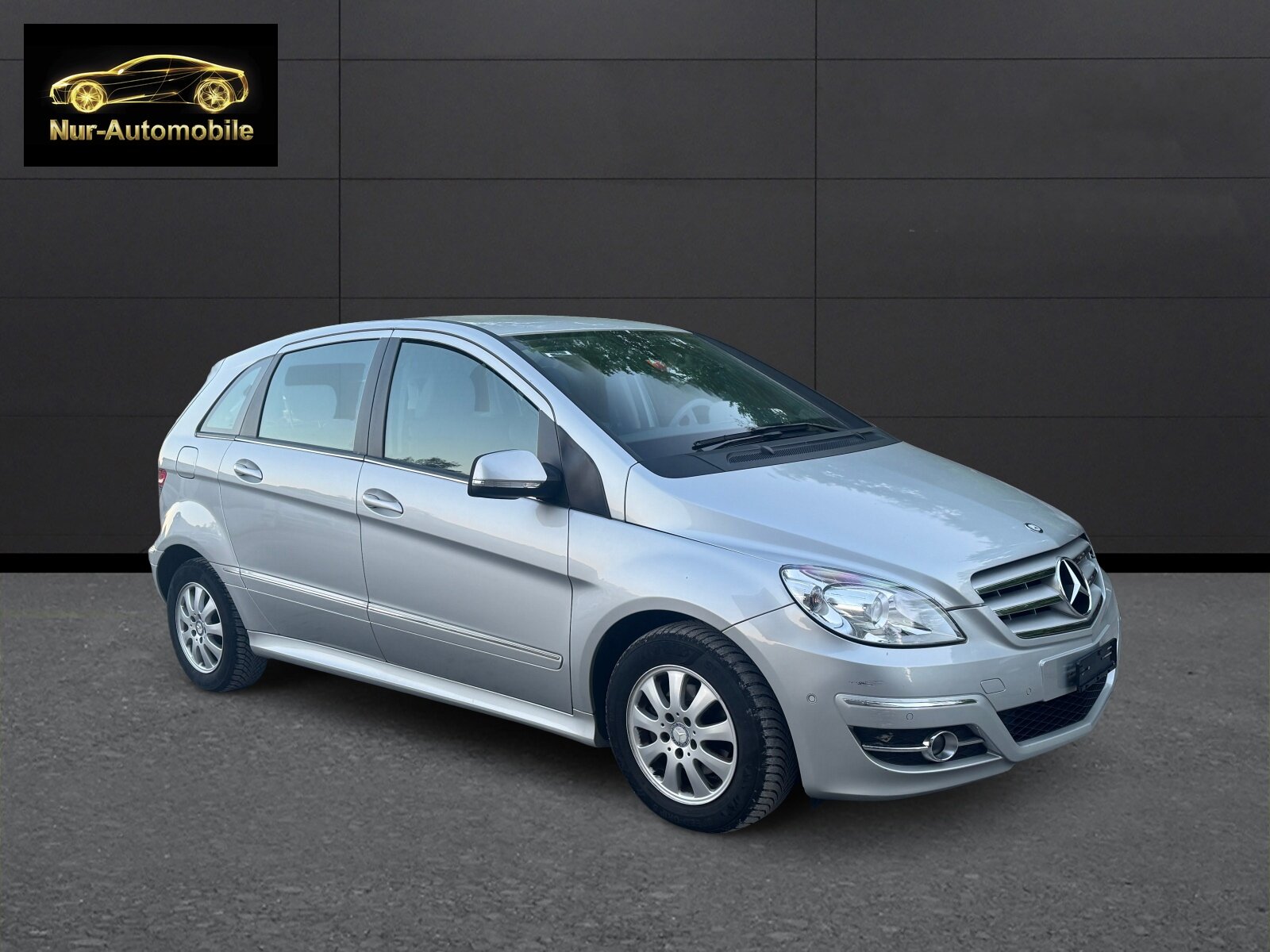 MERCEDES-BENZ B 180, Benzin, Occasion / Gebraucht, Automatik - 7