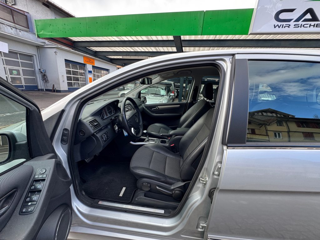 MERCEDES-BENZ T-CLASS B 180 Selection, Benzin, Occasion / Gebraucht, Automatik - 7