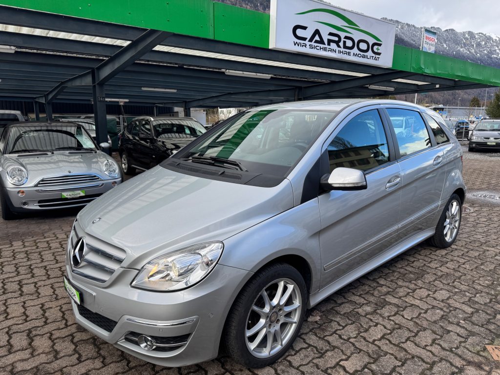 MERCEDES-BENZ T-CLASS B 180 Selection, Benzin, Occasion / Gebraucht, Automatik - 2
