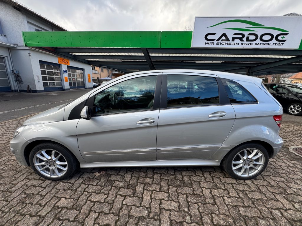 MERCEDES-BENZ T-CLASS B 180 Selection, Benzin, Occasion / Gebraucht, Automatik - 3