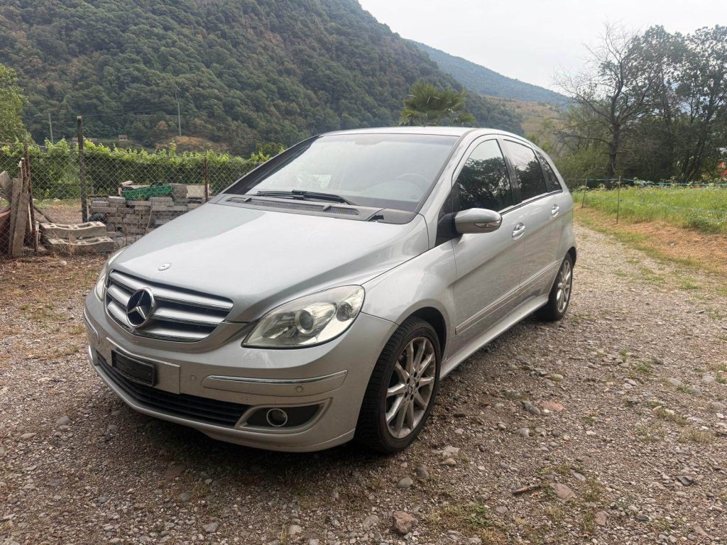 MERCEDES-BENZ B 200