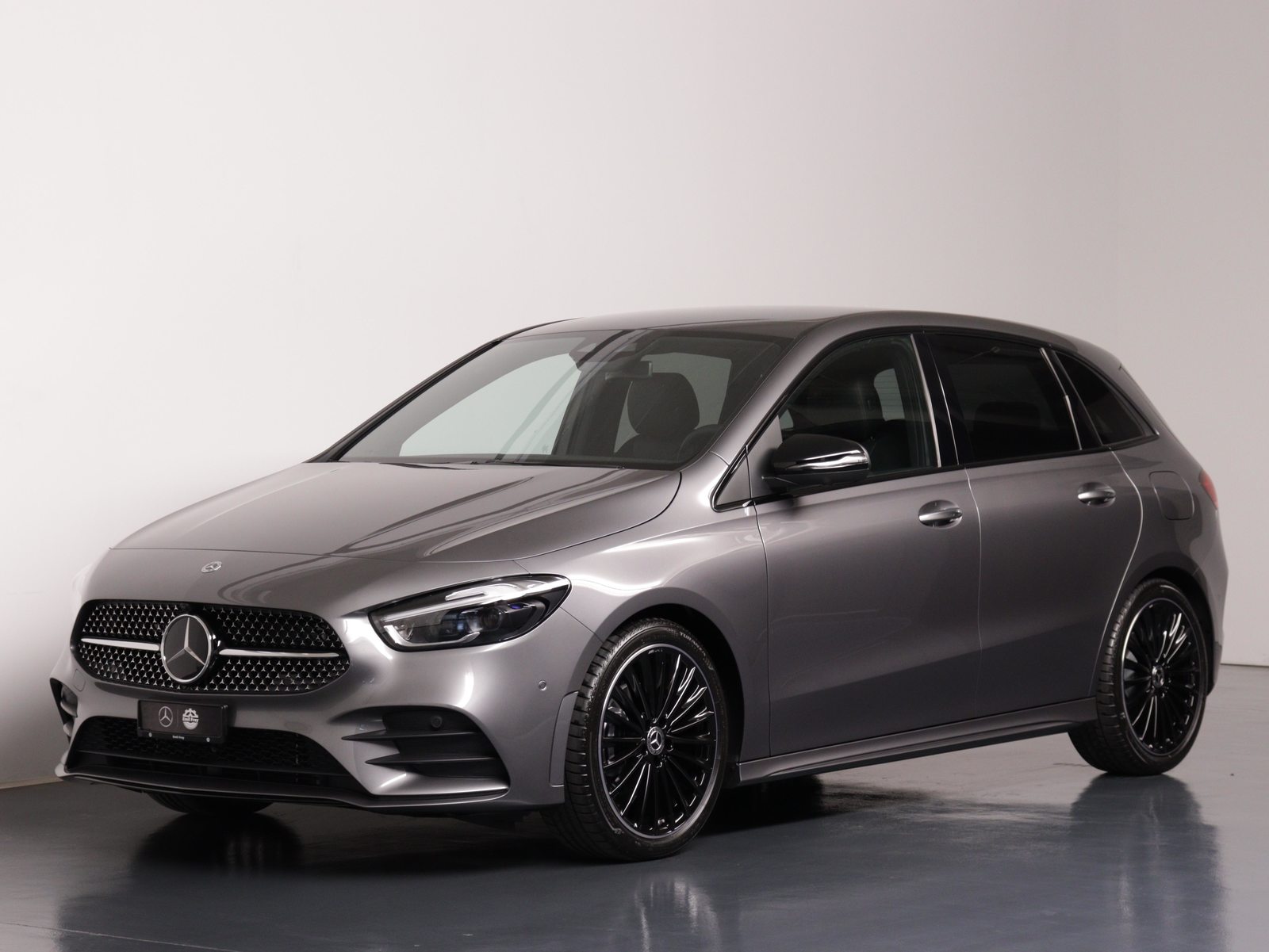 MERCEDES-BENZ B 200 AMG Line