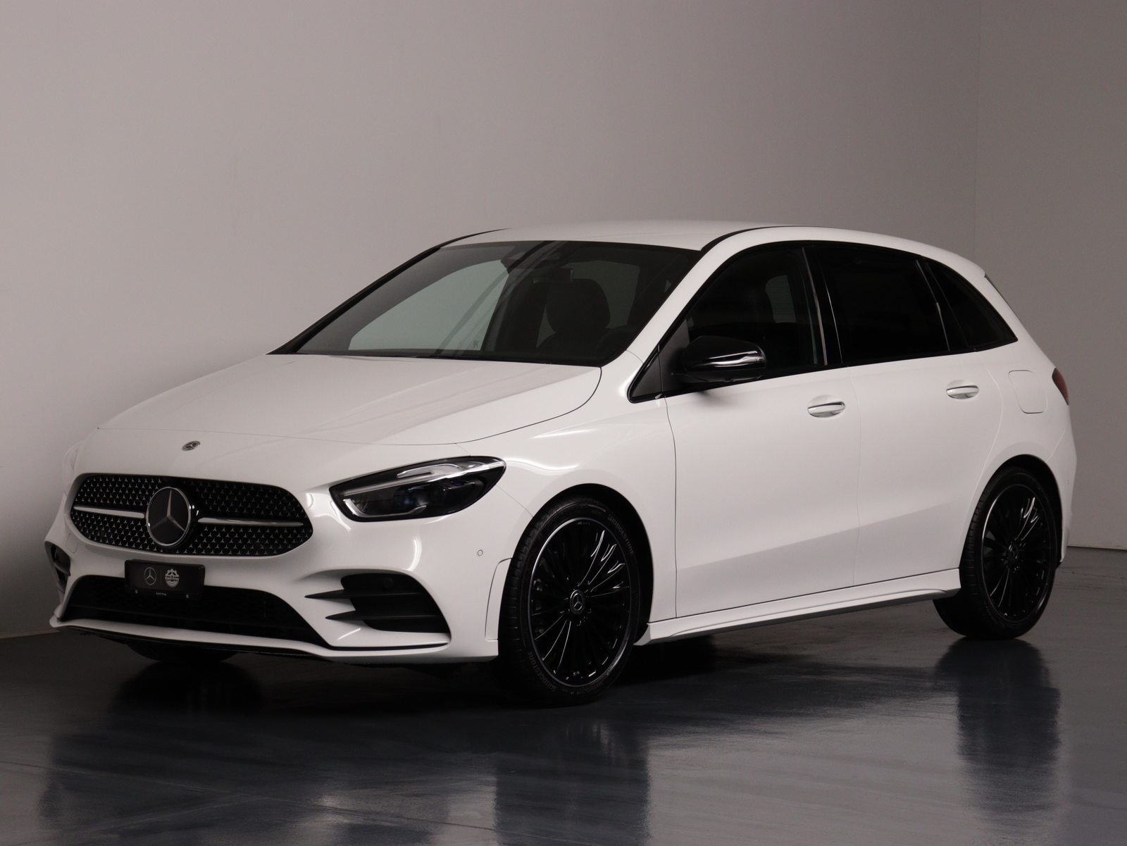 MERCEDES-BENZ B 200 AMG Line