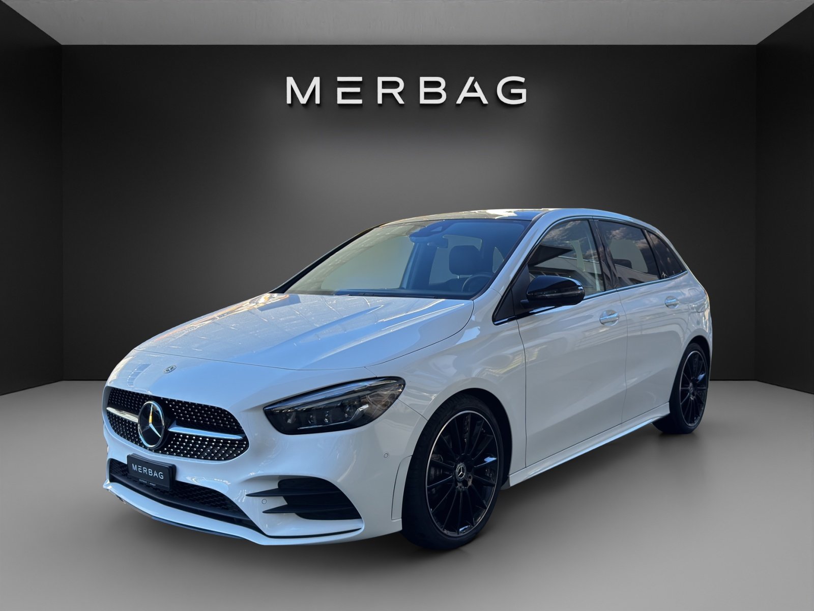 MERCEDES-BENZ B 200 AMG Line