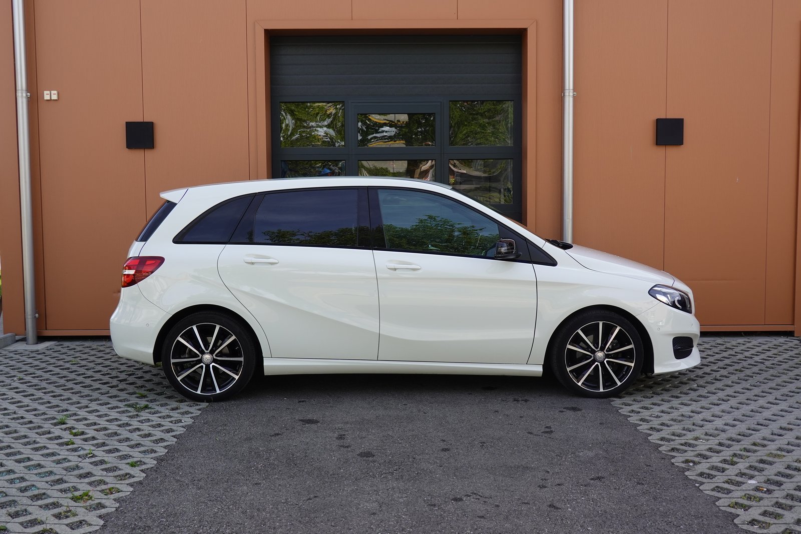 MERCEDES-BENZ B 200 AMG Line 7G-DCT, Benzin, Occasion / Gebraucht, Automatik - 4