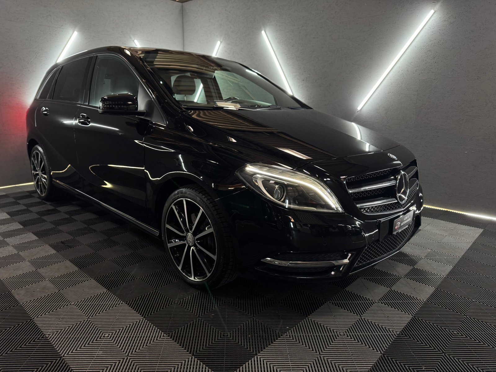 MERCEDES-BENZ B 200 7G-DCT, Petrol, Second hand / Used, Automatic - 2