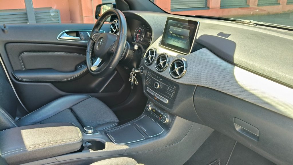 MERCEDES-BENZ B 220 Style 4m, Essence, Occasion / Utilisé, Automatique - 3