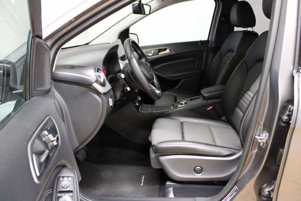 MERCEDES-BENZ B 220 4Matic Urban, Essence, Occasion / Utilisé, Automatique - 6
