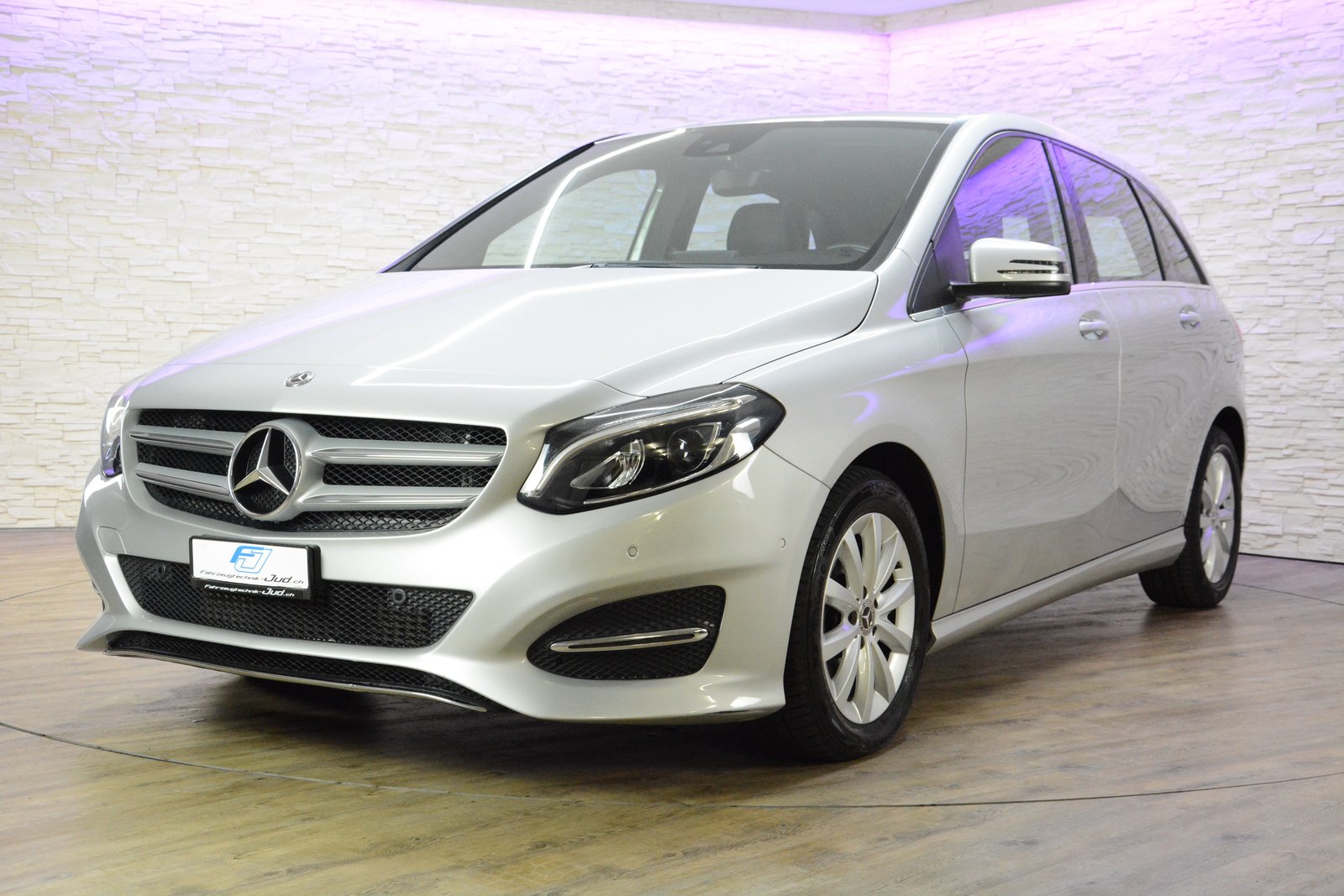 MERCEDES-BENZ B 220 d Urban 4m