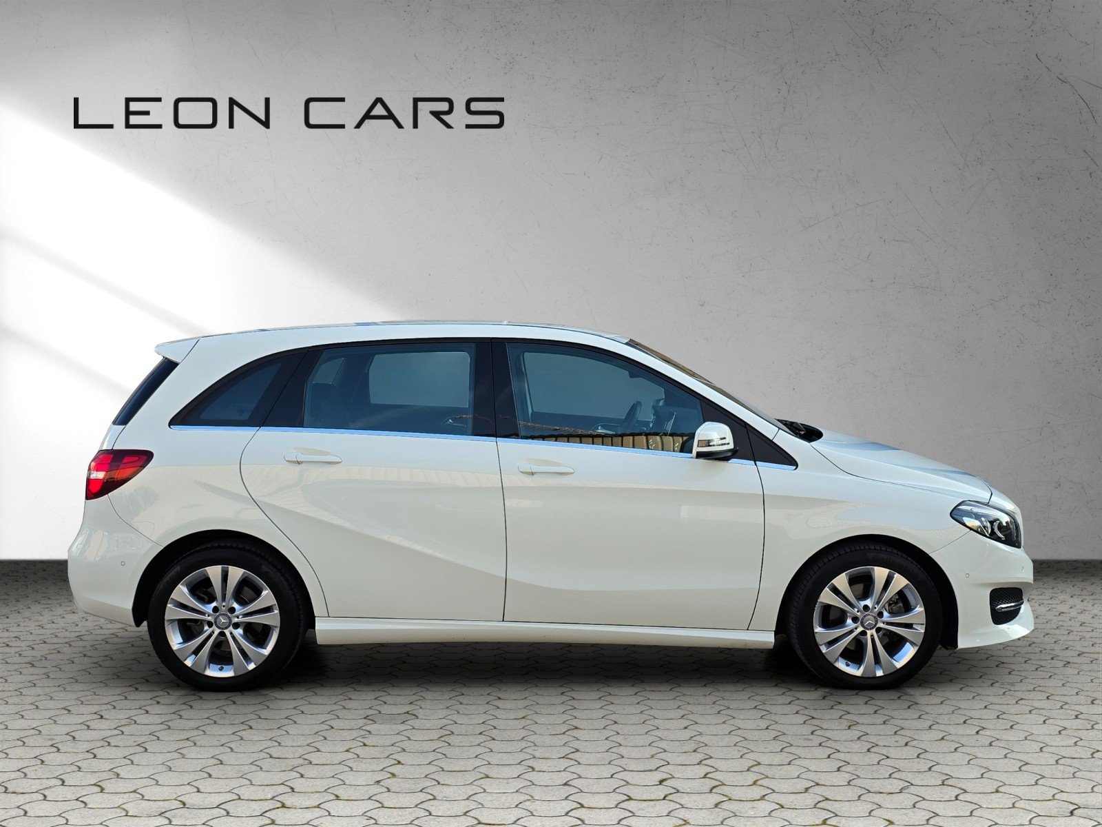 MERCEDES-BENZ B 220 Urban 4Matic 7G-DCT, Benzin, Occasion / Gebraucht, Automatik - 4