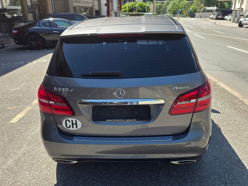 MERCEDES-BENZ B 220 AMG Line 4m, Essence, Occasion / Utilisé, Automatique - 7