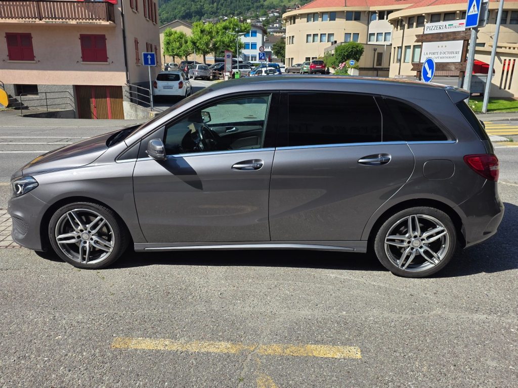 MERCEDES-BENZ B 220 AMG Line 4m, Essence, Occasion / Utilisé, Automatique - 2
