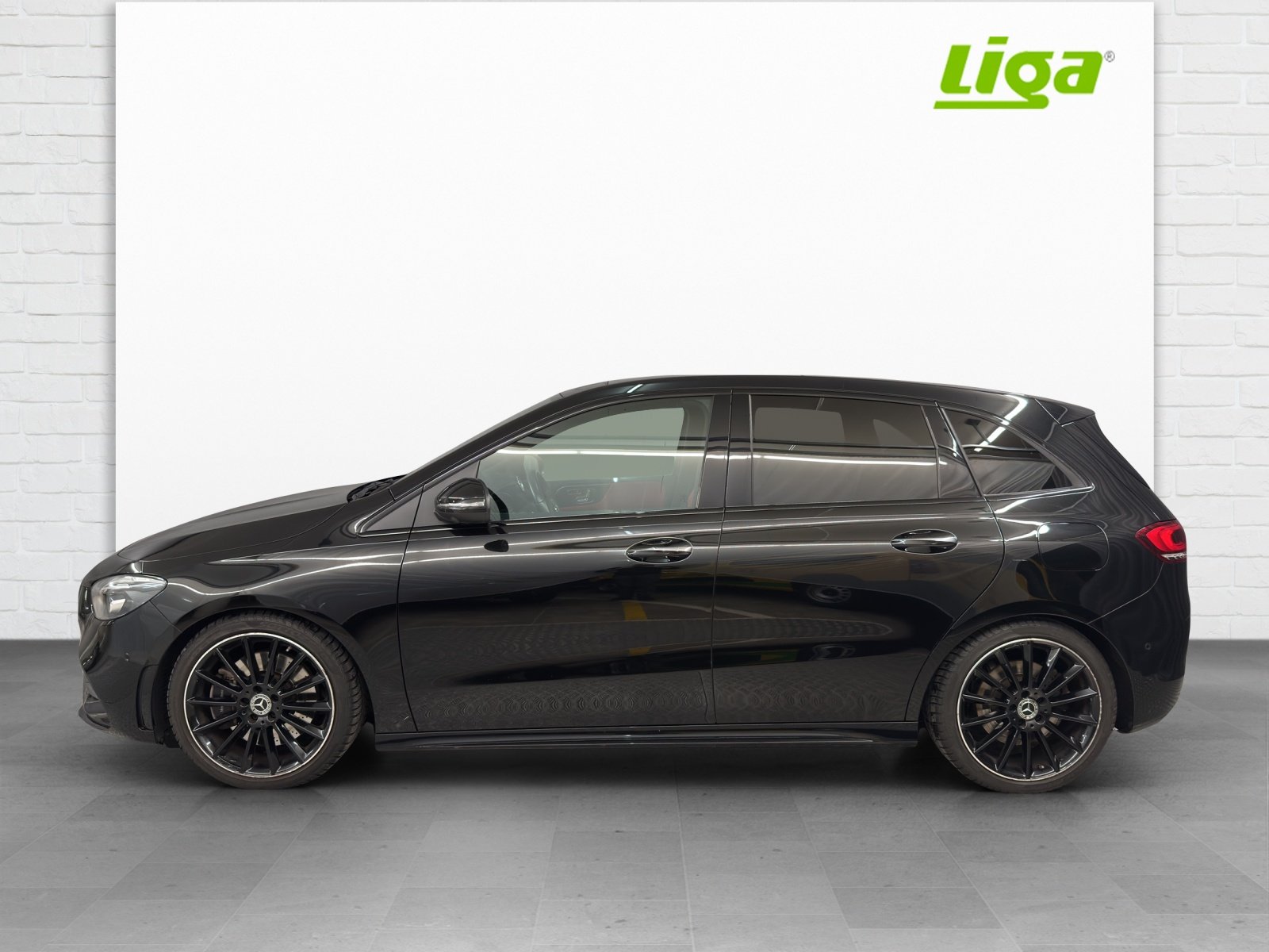 MERCEDES-BENZ B 250 AMG Line 4matic