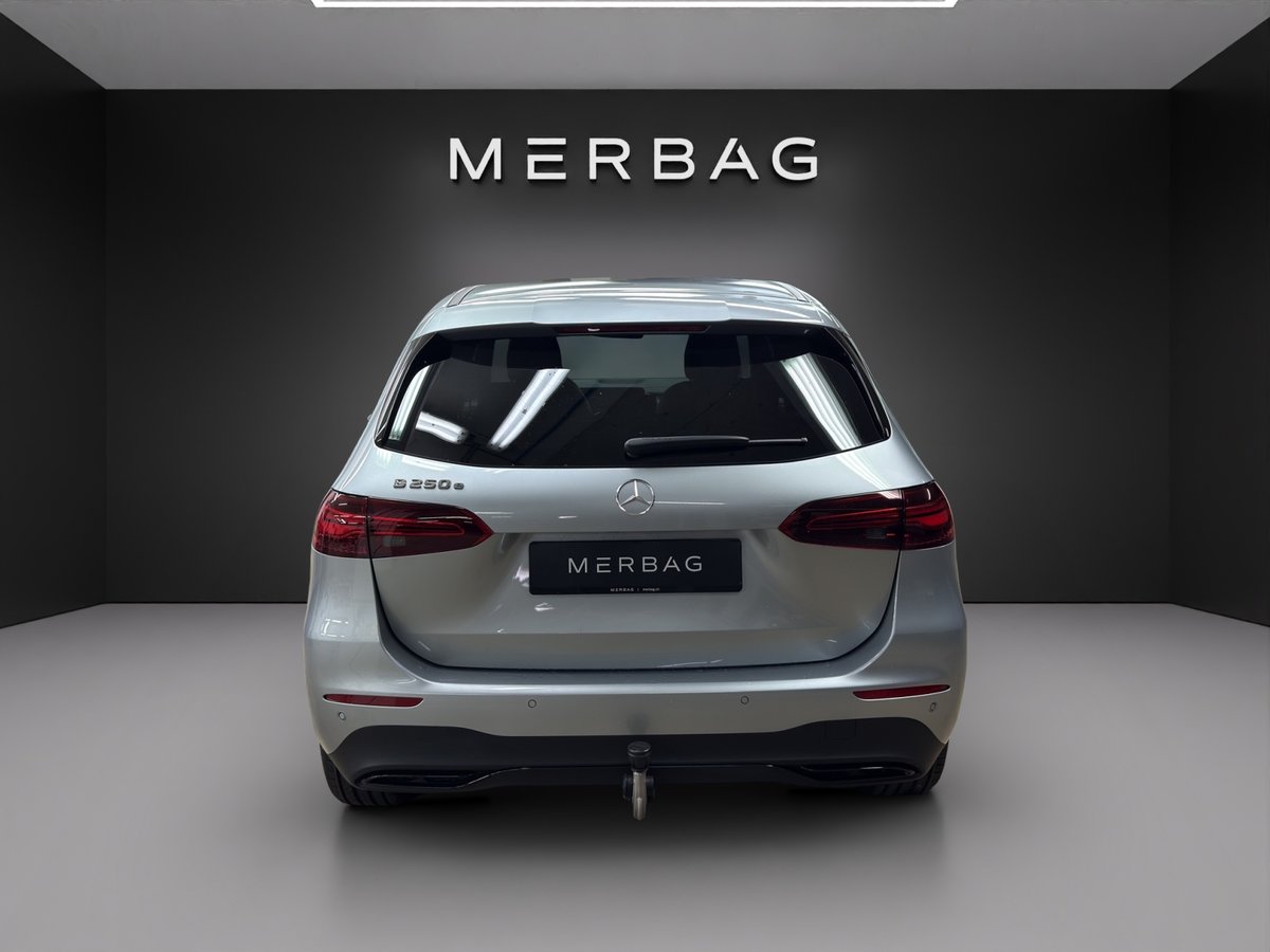 MERCEDES-BENZ B 250 e 8G-DCT "EQ Star", Plug-in-Hybrid Benzina/Elettrica, Auto nuove, Automatico - 4