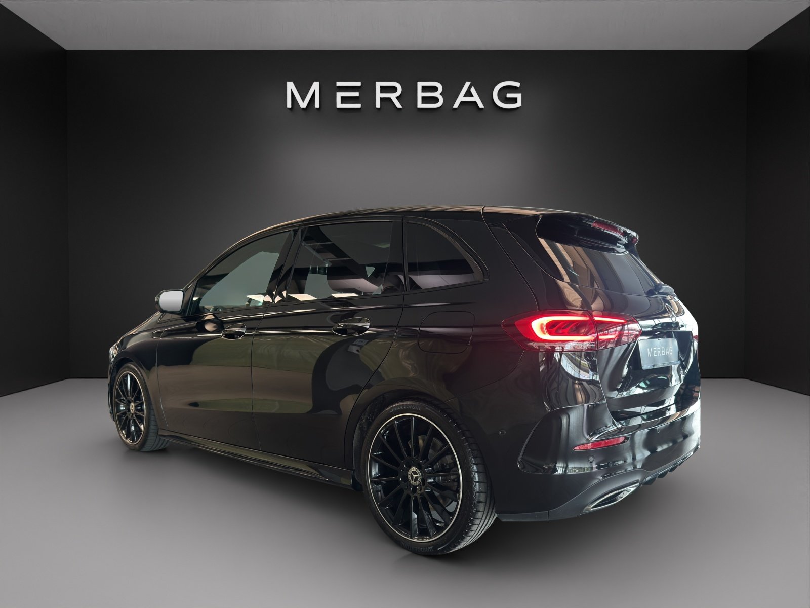 MERCEDES-BENZ B 250 4Matic AMG Line, Benzin, Occasion / Gebraucht, Automatik - 4