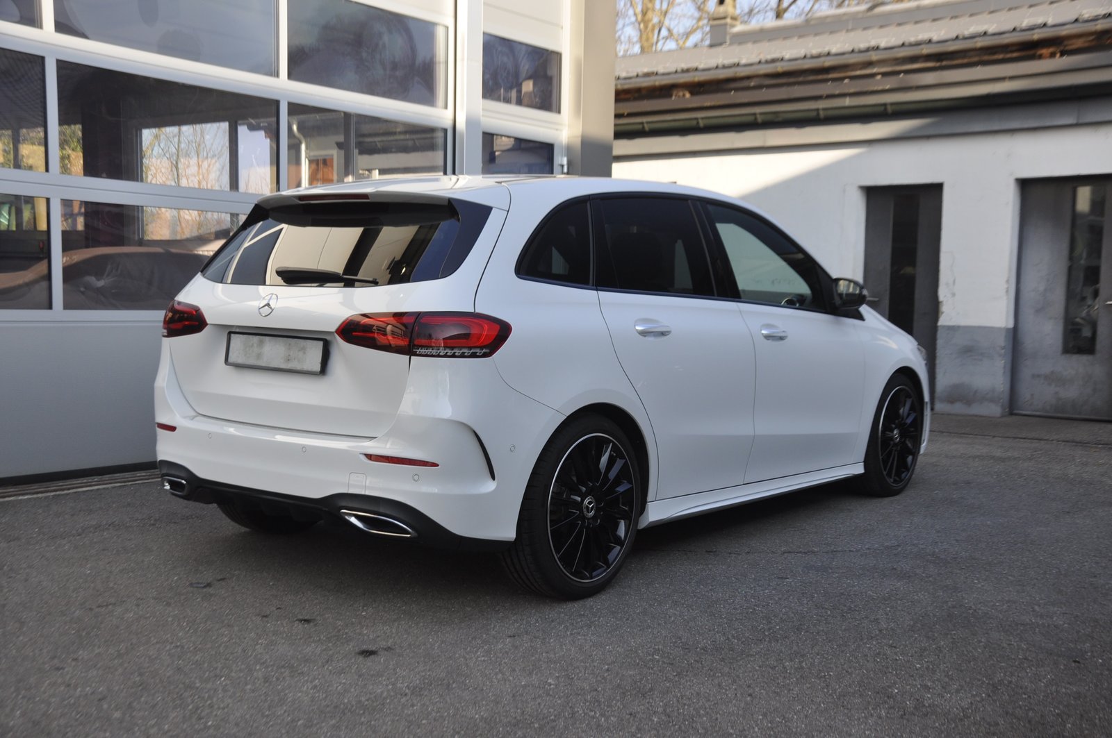 MERCEDES-BENZ B 250 4Matic AMG Line, Benzin, Occasion / Gebraucht, Automatik - 3
