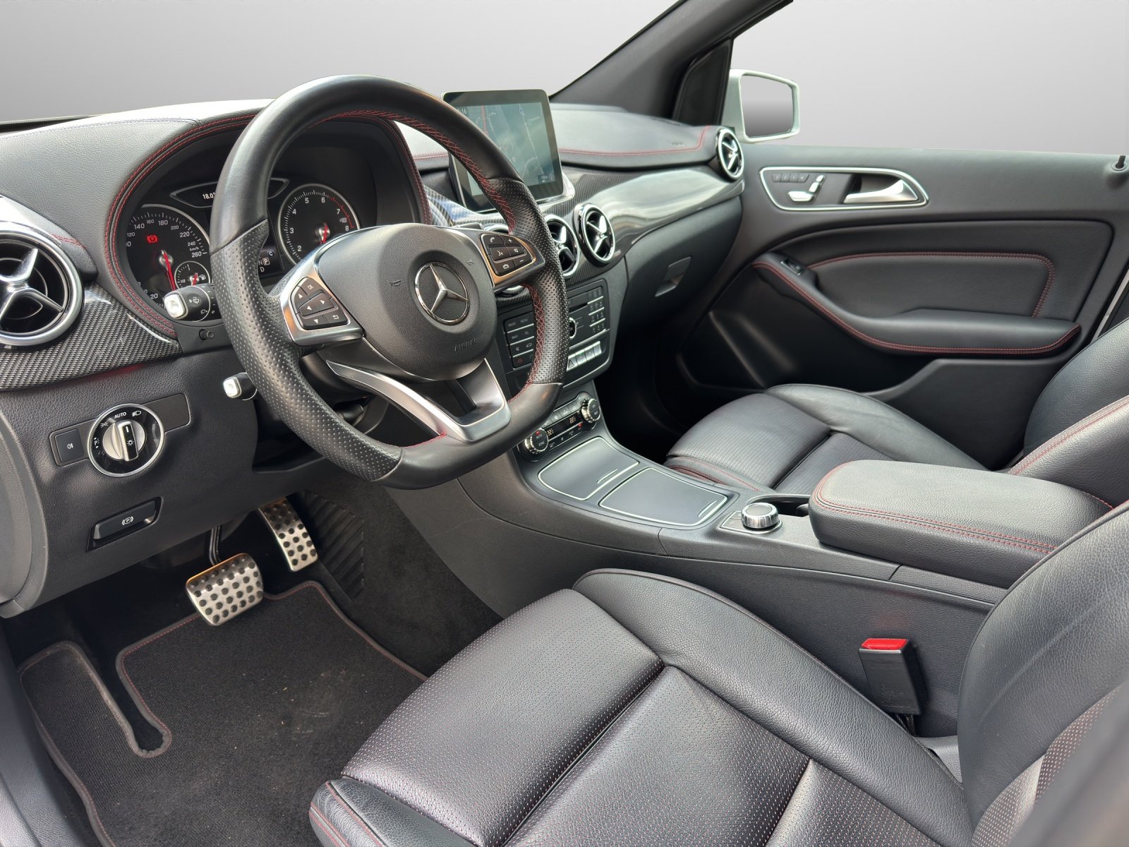 MERCEDES-BENZ B 250 AMG Line 4m, Essence, Occasion / Utilisé, Automatique - 5
