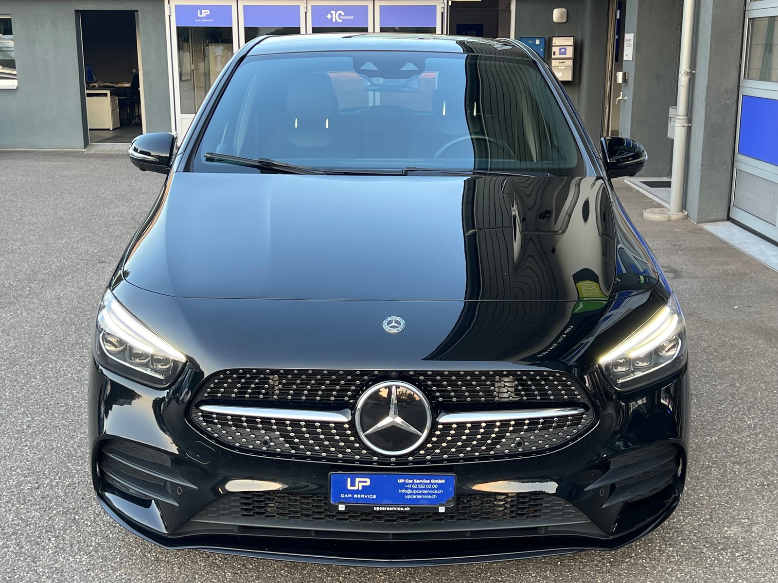 MERCEDES-BENZ B 250 4Matic AMG Line * MJ 2020 * Vollausstatt