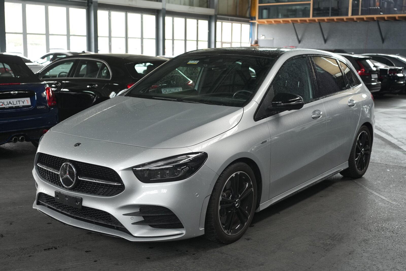 MERCEDES-BENZ B 250 AMG Line