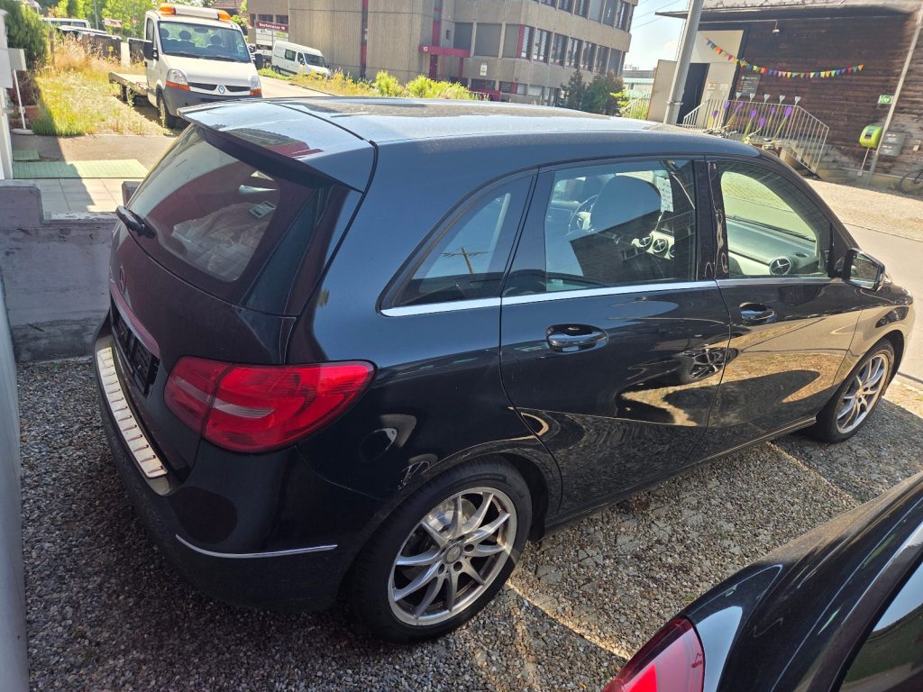 MERCEDES-BENZ B 250 BlueEF, Benzin, Occasion / Gebraucht, Automatik - 2