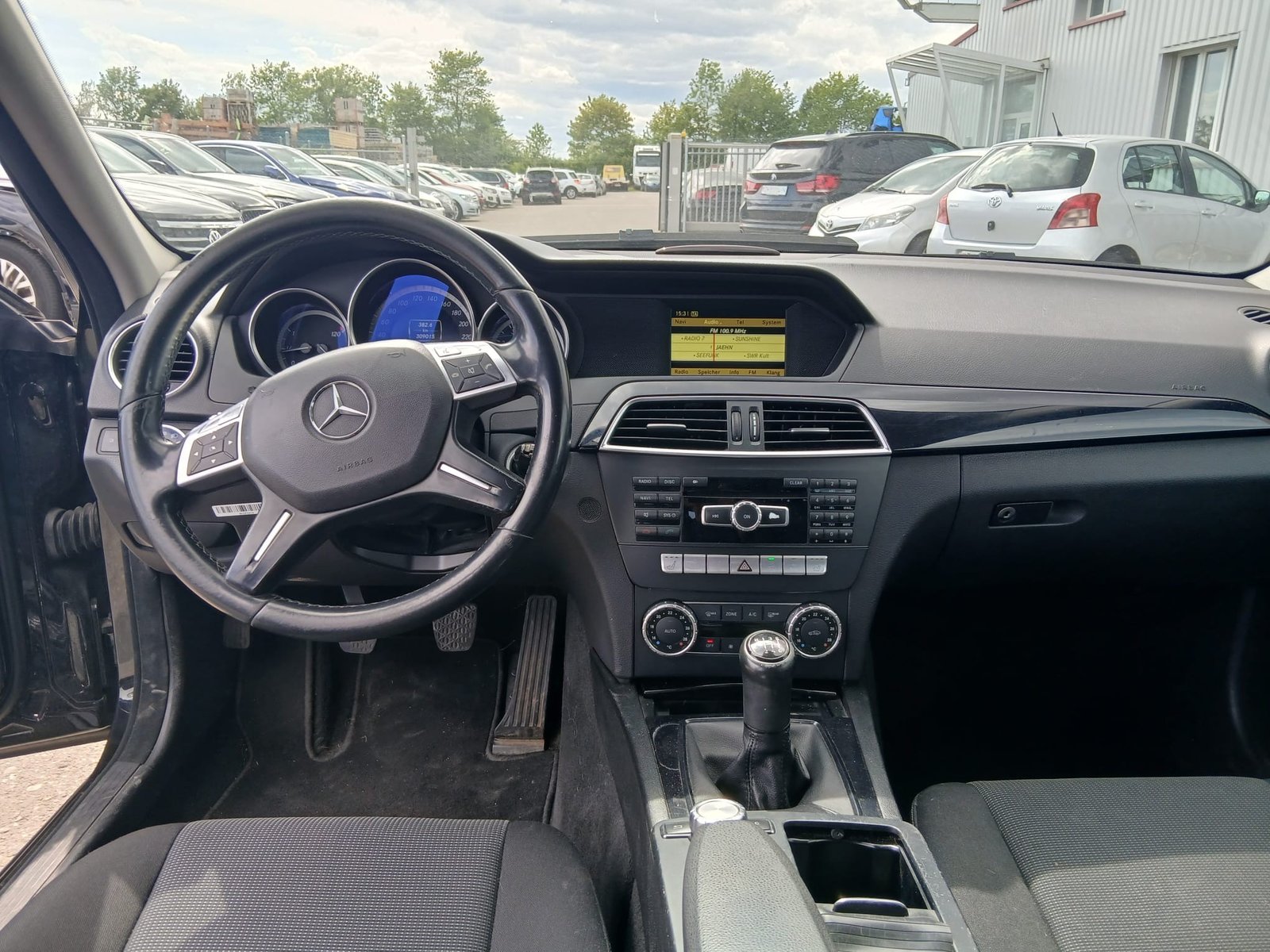 MERCEDES-BENZ C 180 CGI BlueEfficiency Avantgarde, Essence, Occasion / Utilisé, Manuelle - 4